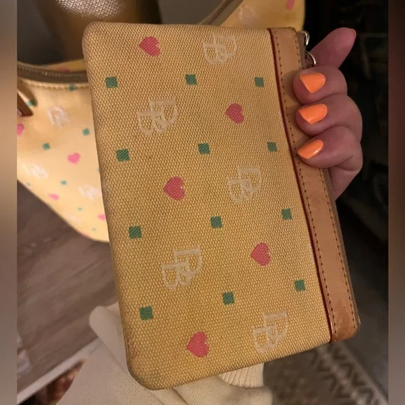 Dooney & Burke Y2K Vintage Bucket Bag with Coin Purse 💛 - Picture 13 of 14